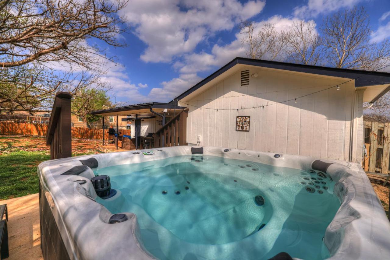 Willa Bayer Guest Haus-Hot Tub And Fire Pit Fredericksburg Zewnętrze zdjęcie